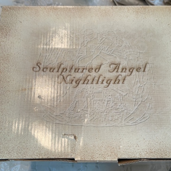 Sculptured Angel Nightlight 8” w/ box - Picture 5 of 5